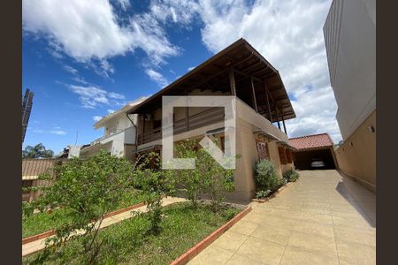 Casa à venda com 264m², 3 quartos e 5 vagas Casa à venda com 264m², 3 quartos e 5 vagascasa