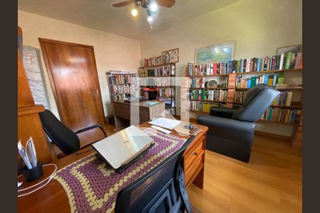 Casa à venda com 264m², 3 quartos e 5 vagas Casa à venda com 264m², 3 quartos e 5 vagasQuarto 2