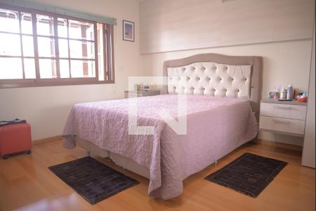 Casa à venda com 264m², 3 quartos e 5 vagas Casa à venda com 264m², 3 quartos e 5 vagasQuarto - Suíte