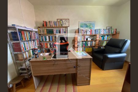 Casa à venda com 264m², 3 quartos e 5 vagas Casa à venda com 264m², 3 quartos e 5 vagasQuarto 2