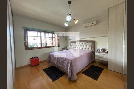 Casa à venda com 264m², 3 quartos e 5 vagas Casa à venda com 264m², 3 quartos e 5 vagasQuarto - Suíte