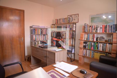 Casa à venda com 264m², 3 quartos e 5 vagas Casa à venda com 264m², 3 quartos e 5 vagasQuarto 2