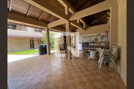 Casa à venda com 264m², 3 quartos e 5 vagas Casa à venda com 264m², 3 quartos e 5 vagasGaragem