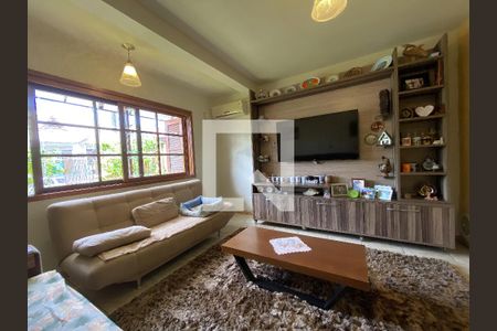 Casa à venda com 264m², 3 quartos e 5 vagas Casa à venda com 264m², 3 quartos e 5 vagasSala de TV