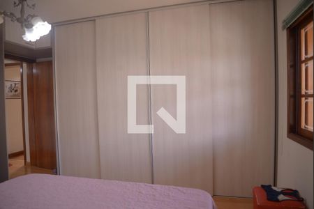 Casa à venda com 264m², 3 quartos e 5 vagas Casa à venda com 264m², 3 quartos e 5 vagasQuarto - Suíte