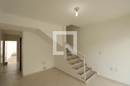 Sala de casa para alugar com 2 quartos, 100m² em Itaúna, São Gonçalo