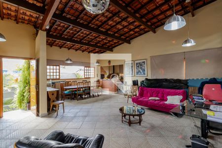 Casa à venda com 325m², 3 quartos e 4 vagasArea comum Salão - Espaço Gourmet