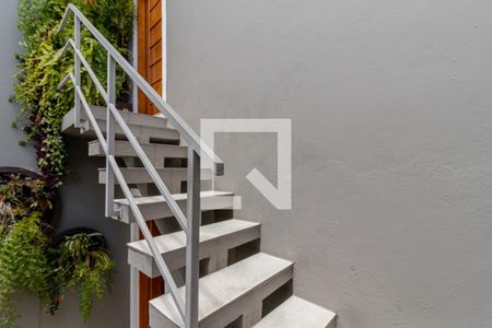 Casa à venda com 325m², 3 quartos e 4 vagasEscadas Salão