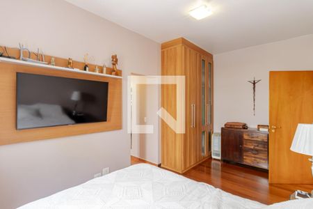 Casa à venda com 325m², 3 quartos e 4 vagasSuíte 2