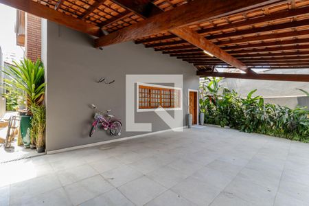 Casa à venda com 325m², 3 quartos e 4 vagasGaragem
