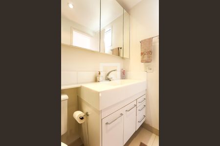 Apartamento à venda com 109m², 2 quartos e 2 vagasBanheiro da Suíte 1