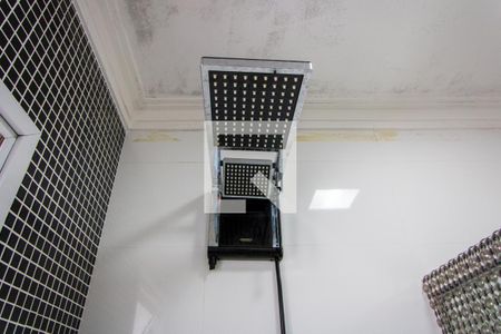 Casa à venda com 160m², 3 quartos e 2 vagas Casa à venda com 160m², 3 quartos e 2 vagasBanheiro