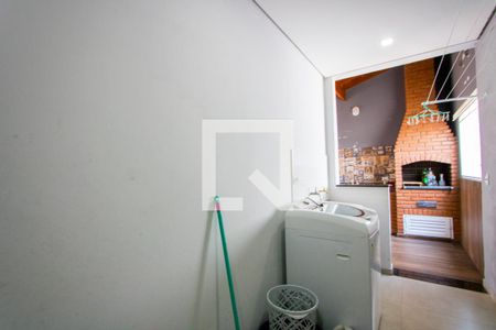 Casa à venda com 160m², 3 quartos e 2 vagas Casa à venda com 160m², 3 quartos e 2 vagasÁrea de serviço