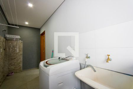Casa à venda com 160m², 3 quartos e 2 vagas Casa à venda com 160m², 3 quartos e 2 vagasÁrea de serviço