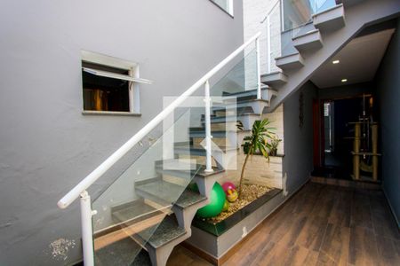 Casa à venda com 160m², 3 quartos e 2 vagas Casa à venda com 160m², 3 quartos e 2 vagasCorredor - Externo