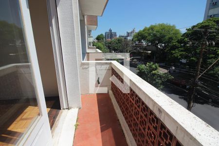 Sacada do Quarto 1 de apartamento para alugar com 2 quartos, 72m² em Santana, Porto Alegre