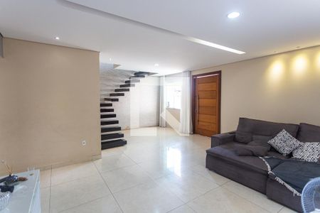 Sala de casa à venda com 4 quartos, 230m² em Aparecida, Belo Horizonte