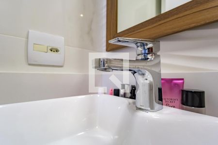 Apartamento à venda com 78m², 2 quartos e 2 vagasBanheiro Social