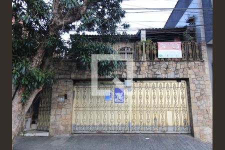 Casa à venda com 240m², 3 quartos e 4 vagasFachada