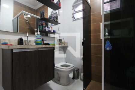 Casa à venda com 240m², 3 quartos e 4 vagasBanheiro da Suíte 2