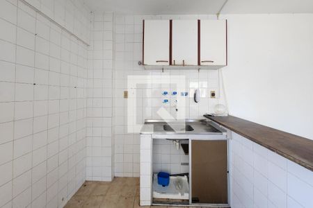 Cozinha de apartamento para alugar com 1 quarto, 48m² em Brotas, Salvador