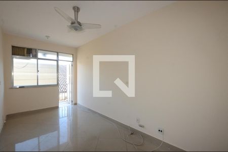 Sala de apartamento para alugar com 2 quartos, 75m² em Cordovil, Rio de Janeiro