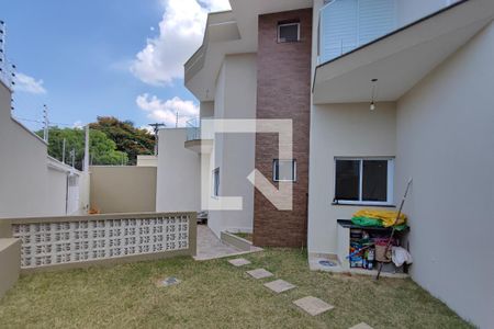 Casa à venda com 99m², 2 quartos e 2 vagasQuintal