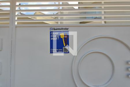 Casa à venda com 99m², 2 quartos e 2 vagasPLACA INSTALADA NA FACHADA