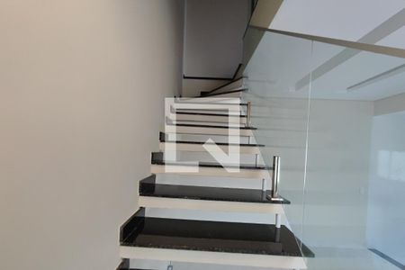 Escada - Quartos de casa à venda com 2 quartos, 99m² em Parque Jambeiro, Campinas