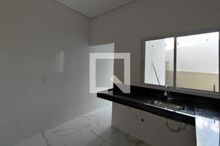 Casa à venda com 99m², 2 quartos e 2 vagasCozinha