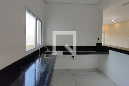 Casa à venda com 99m², 2 quartos e 2 vagasCozinha