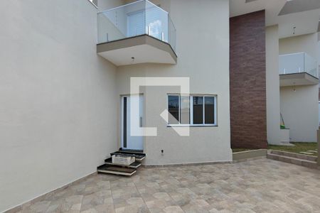 Casa à venda com 99m², 2 quartos e 2 vagasQuintal - Garagem