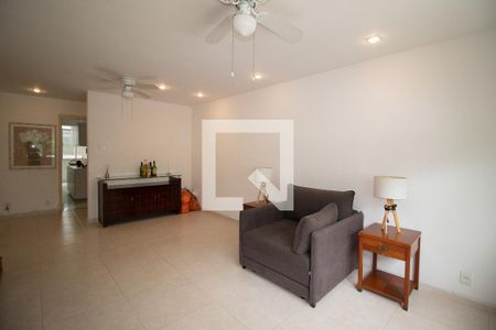 Sala de apartamento para alugar com 3 quartos, 100m² em Leme, Rio de Janeiro