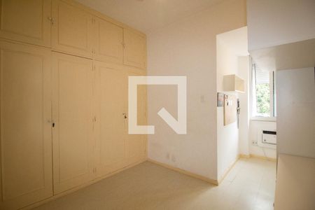 Quarto 1 de apartamento para alugar com 3 quartos, 100m² em Leme, Rio de Janeiro