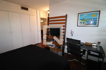 Apartamento à venda com 300m², 4 quartos e 3 vagasSuíte 2