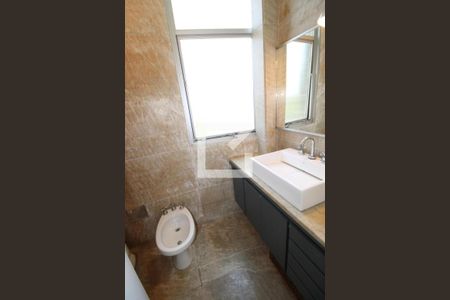 Apartamento à venda com 300m², 4 quartos e 3 vagasBanheiro da Suíte 3