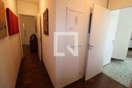 Apartamento à venda com 300m², 4 quartos e 3 vagasCorredor