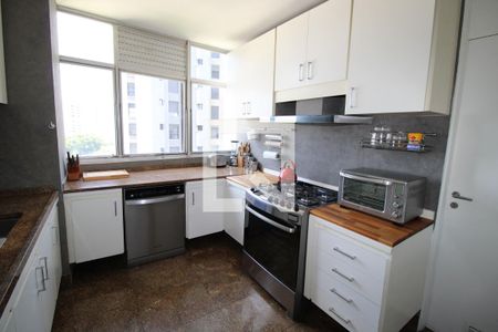 Apartamento à venda com 300m², 4 quartos e 3 vagasCozinha