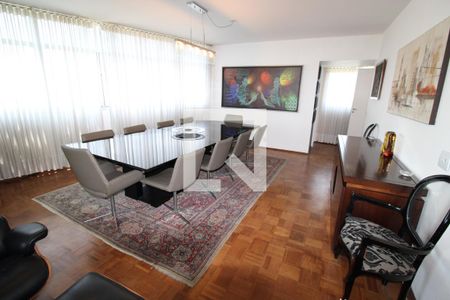 Apartamento à venda com 300m², 4 quartos e 3 vagasDetalhe Sala