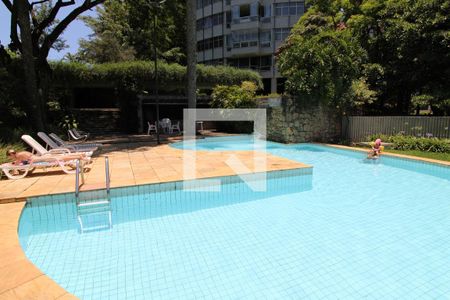 Apartamento à venda com 300m², 4 quartos e 3 vagasÁrea comum - Piscina