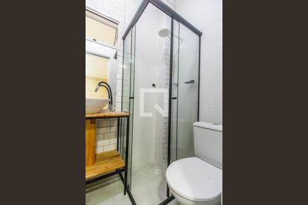 Banheiro da Suíte de casa para alugar com 1 quarto, 50m² em Parque Ribeiro de Lima, Barueri