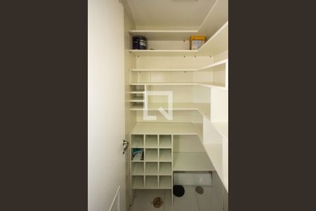 Apartamento à venda com 83m², 2 quartos e 2 vagasDispensa