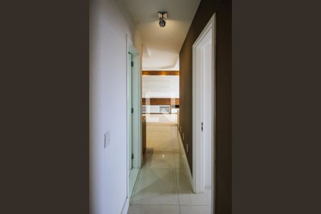 Apartamento à venda com 83m², 2 quartos e 2 vagasCorredor