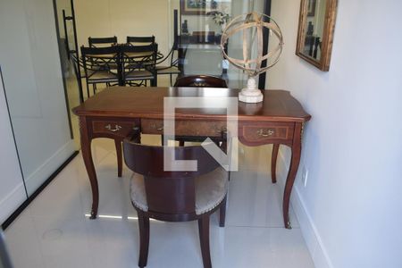 Apartamento para alugar com 212m², 1 quarto e 1 vagaEscritório