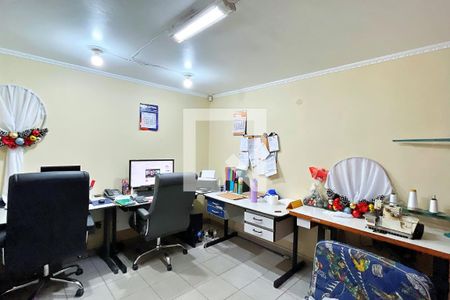 Casa para alugar com 278m², 3 quartos e 6 vagasEscritório