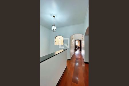 Casa para alugar com 278m², 3 quartos e 6 vagasCorredor