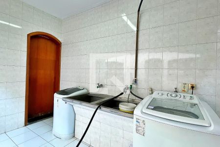 Casa para alugar com 278m², 3 quartos e 6 vagasÁrea de Serviço