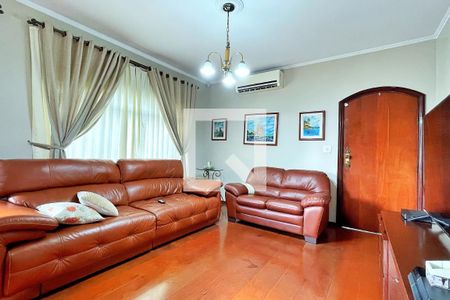 Sala de TV de casa para alugar com 3 quartos, 278m² em Jardim Vila Galvao, Guarulhos