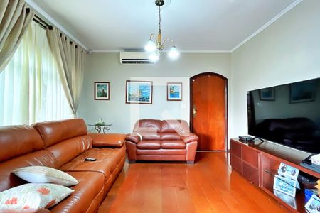 Sala de TV de casa para alugar com 3 quartos, 278m² em Jardim Vila Galvao, Guarulhos