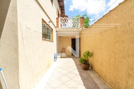 Casa à venda com 240m², 3 quartos e 4 vagasQuintal